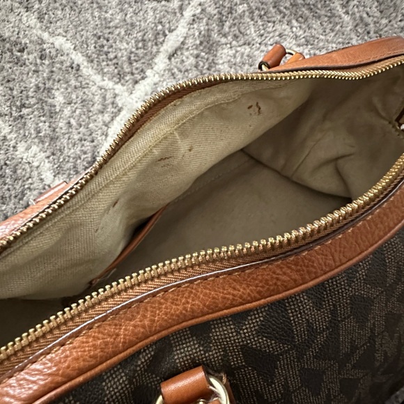 Authentic Michael Kors Handbag with Signature Leather - Picture 11 of 13